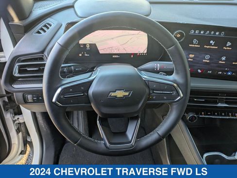 Used 2024 Chevrolet Traverse LS image 18