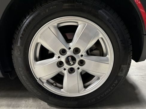 Used 2019 MINI Cooper 2-Door Hardtop w/ Storage Package image 38