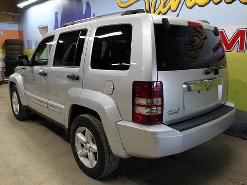 Used 2010 Jeep Liberty Limited image 6