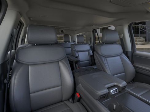 New 2026 Ford Expedition Active image 10