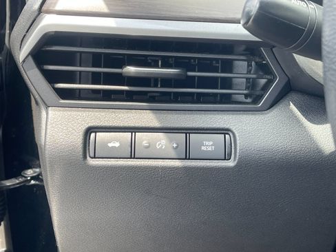 Used 2024 Nissan Altima 2.5 SV FWD image 29