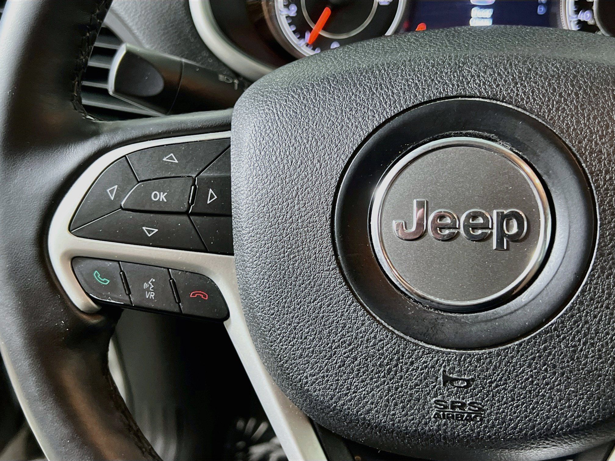 Used 2016 Jeep Cherokee Limited FWD image 19