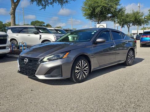 Certified 2023 Nissan Altima 2.5 SV FWD image 4