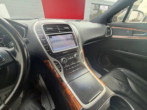 Used 2016 Lincoln MKX Select w/ Select Plus Package AWD/4WD image 30