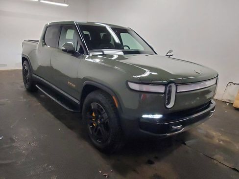 Used 2022 Rivian R1T Launch Edition image 3