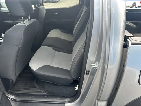 Used 2021 Toyota Tacoma TRD Off-Road image 7