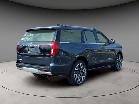 New 2026 Ford Expedition Platinum image 9