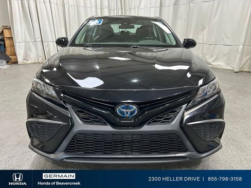 Used 2023 Toyota Camry SE FWD image 3