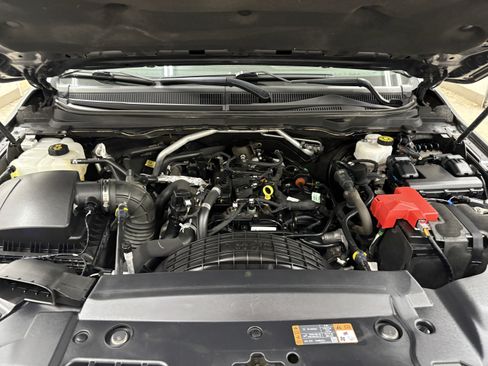 Used 2019 Ford Ranger XLT w/ Equipment Group 302A Luxury image 8