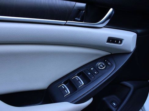Used 2019 Honda Accord EX-L image 9