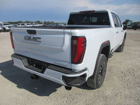 New 2026 GMC Sierra 2500 Denali Ultimate AWD/4WD image 4