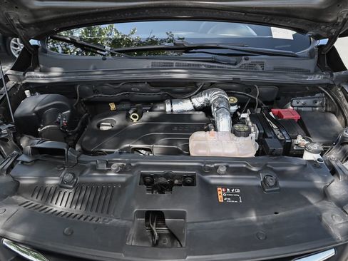 Used 2022 Chevrolet Trax LS w/ Tint and Cruise Package AWD/4WD image 13