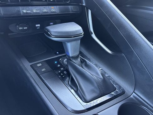 Certified 2025 Hyundai Elantra Sport image 25