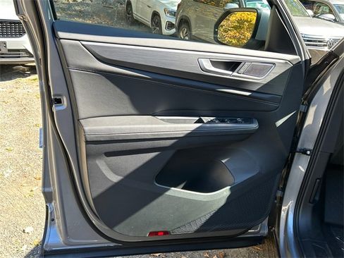 New 2026 Volkswagen Atlas Cross Sport SE image 9