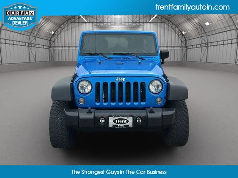 Used 2015 Jeep Wrangler Unlimited Rubicon w/ Connectivity Group image 13