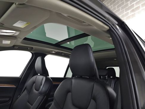 Certified 2024 Volvo XC90 T8 Plus w/ Protection Package Premier AWD/4WD image 20