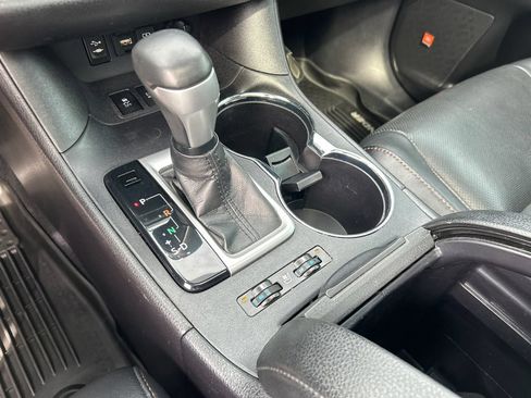 Used 2019 Toyota Highlander Limited AWD/4WD image 27