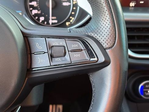 Used 2022 Alfa Romeo Stelvio Veloce image 24