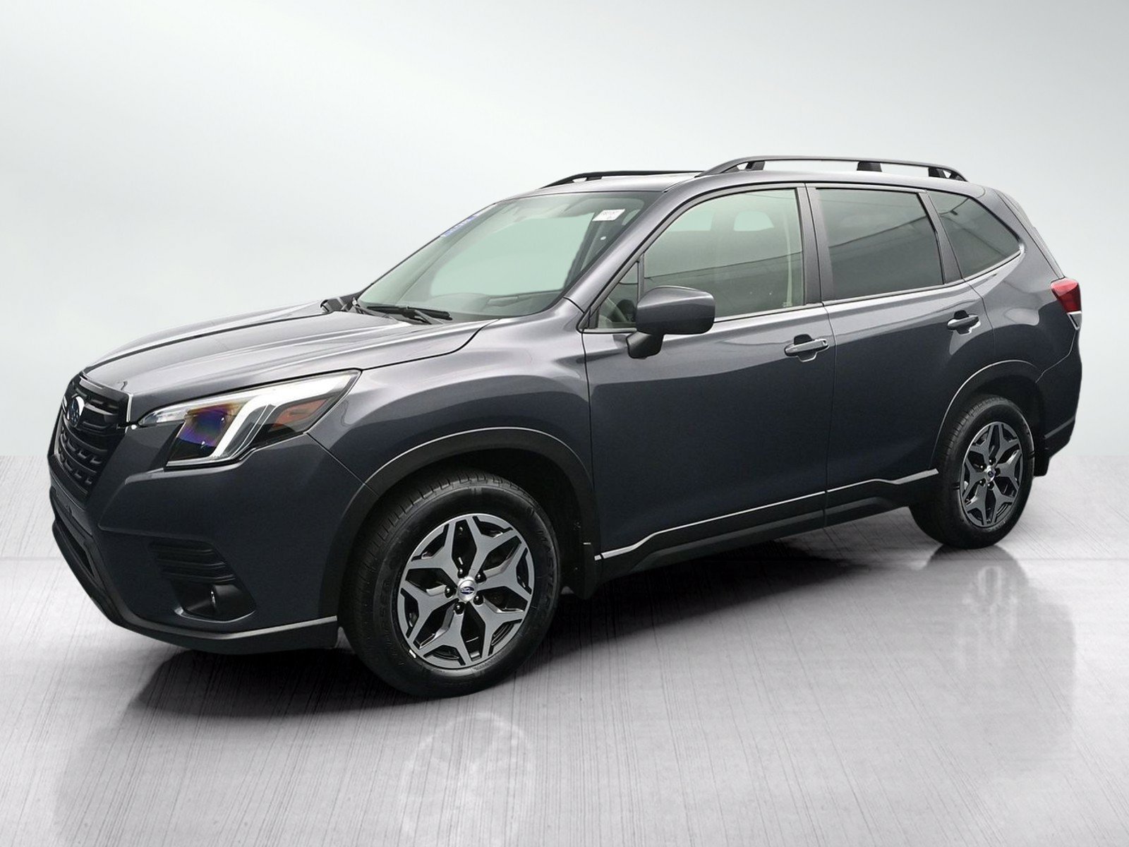Used 2024 Subaru Forester Premium AWD/4WD image 2