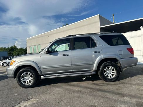 Used 2003 Toyota Sequoia SR5 image 2