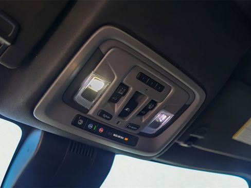 Used 2023 GMC Sierra 1500 AT4 w/ AT4 Premium Package image 23