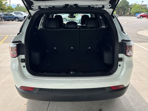 Used 2024 Jeep Compass Latitude image 27