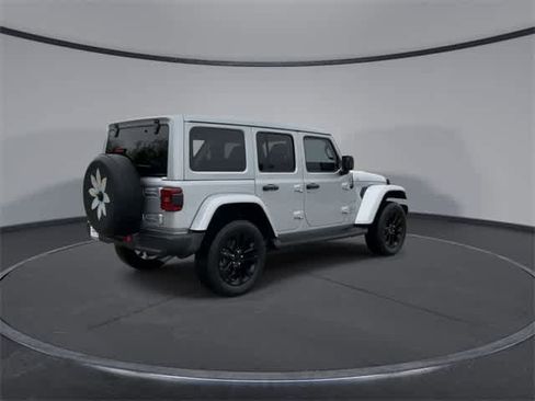 Used 2023 Jeep Wrangler Sahara w/ Cold Weather Group image 8