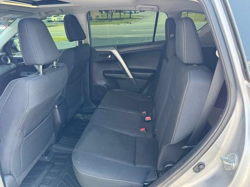 Used 2016 Toyota RAV4 XLE AWD/4WD image 14