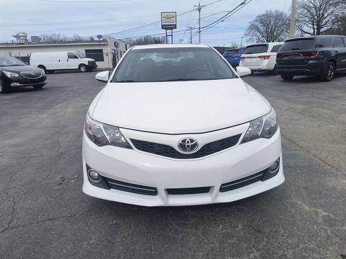 Used 2012 Toyota Camry L image 8