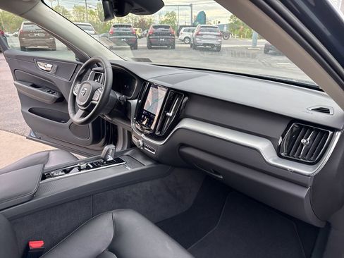 Certified 2023 Volvo XC60 B5 Core w/ Climate Package AWD/4WD image 7