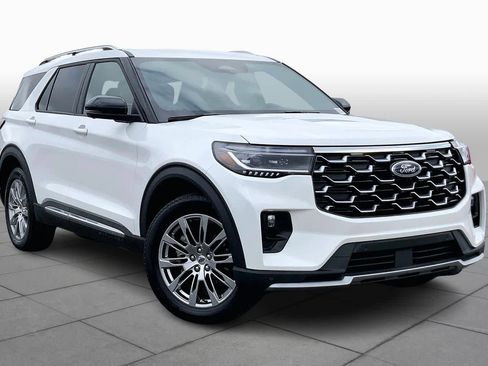 Certified 2025 Ford Explorer Platinum AWD/4WD image 3