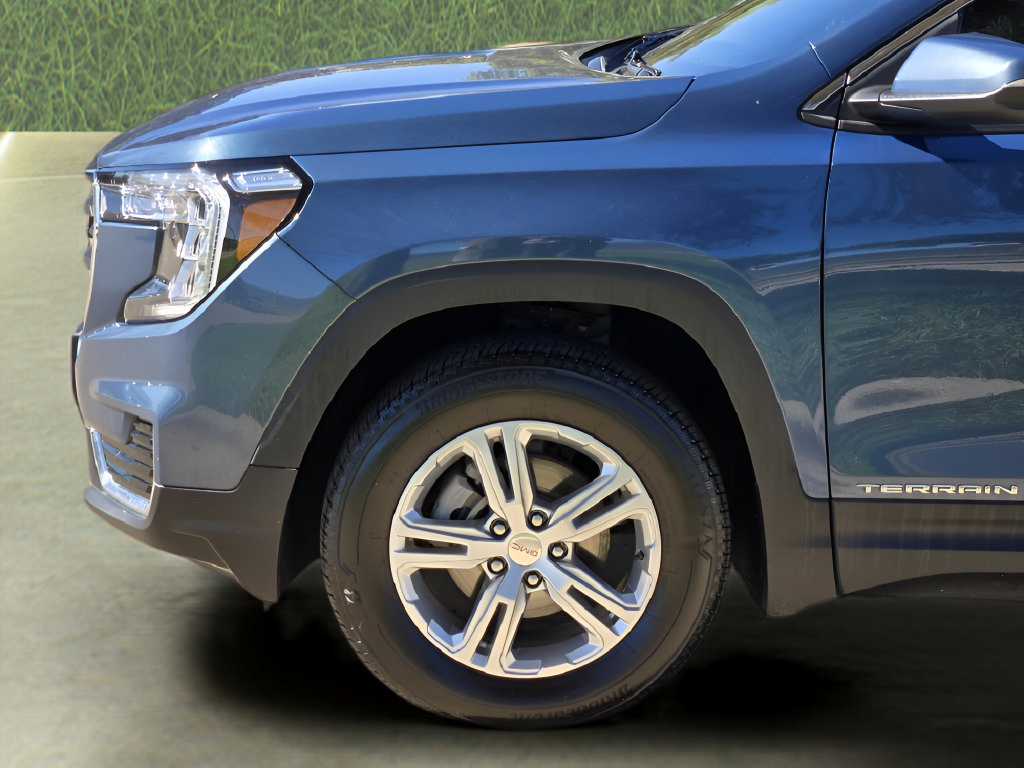 Used 2024 GMC Terrain SLE w/ Driver Convenience Package AWD/4WD image 10