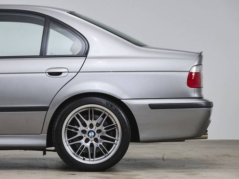 Used 2003 BMW M5 RWD image 24