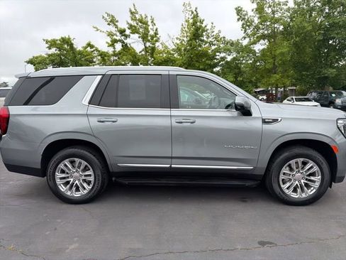 Used 2023 GMC Yukon SLT w/ SLT Premium Package AWD/4WD image 6