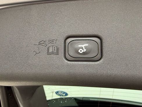 Used 2024 Lincoln Nautilus Reserve w/ Jet Appearance Package (87T) image 17