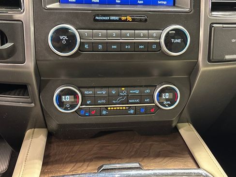 Used 2020 Ford Expedition Platinum image 43