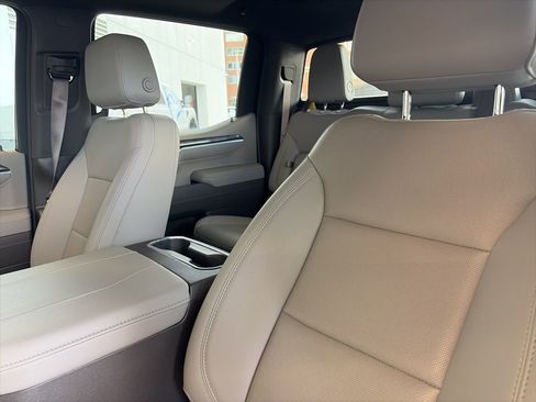 Used 2025 Chevrolet Silverado 1500 LTZ w/ LTZ Premium Package image 10