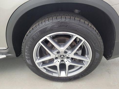 Used 2019 Mercedes-Benz GLC 300 4MATIC image 31