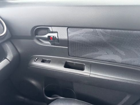 Used 2012 Scion xB image 9