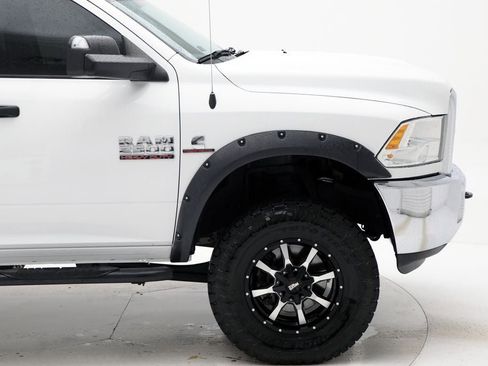 Used 2018 RAM 2500 Tradesman w/ Chrome Appearance Group image 4