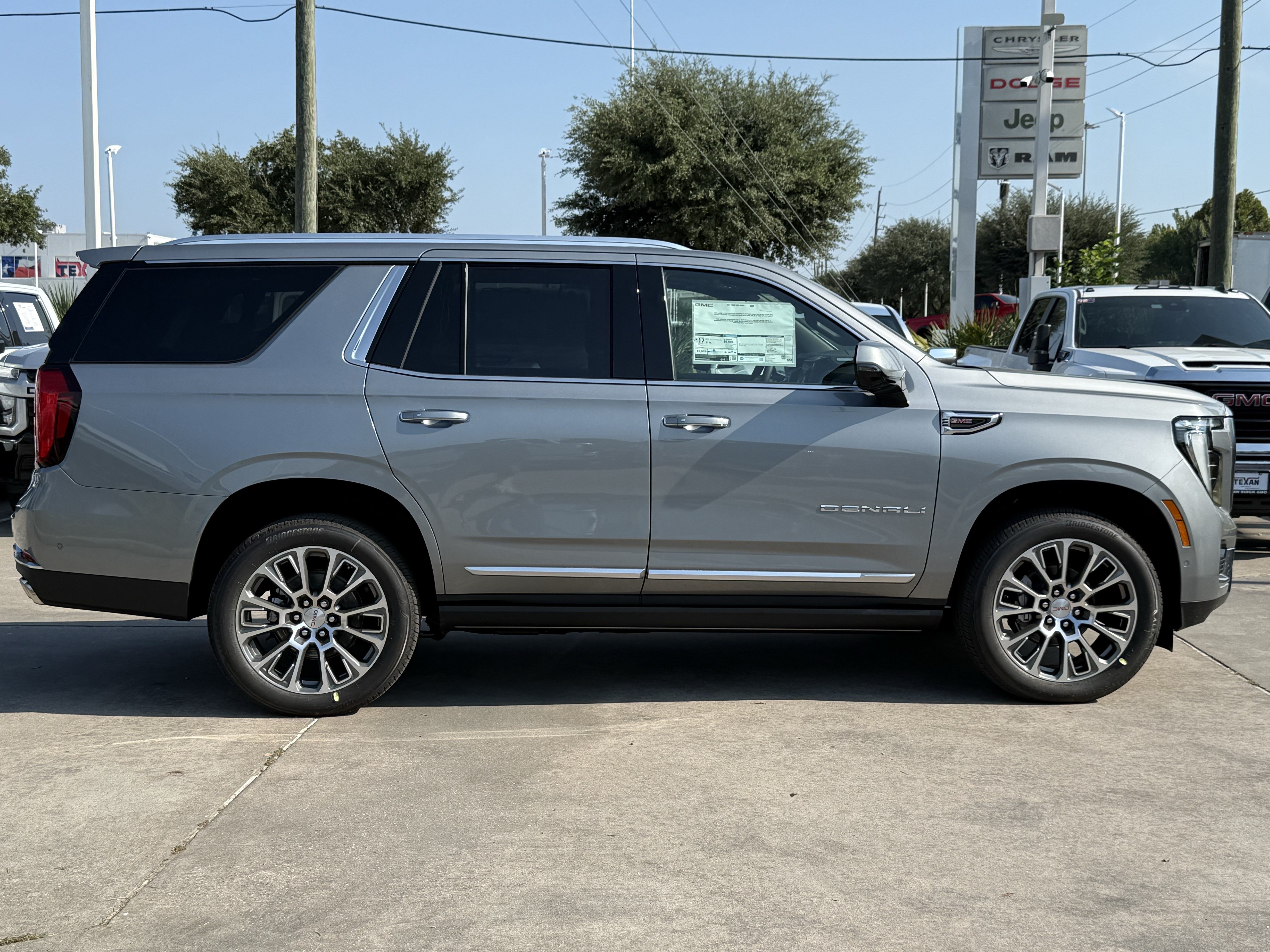 New 2027 GMC Yukon Denali w/ Sun & Power Step Package RWD image 3