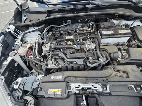 Used 2023 Toyota Corolla Cross LE w/ Moonroof Package AWD/4WD image 26