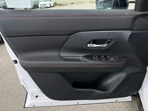 New 2026 Nissan Kicks SR image 18