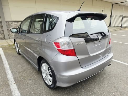 Used 2010 Honda Fit Sport image 3