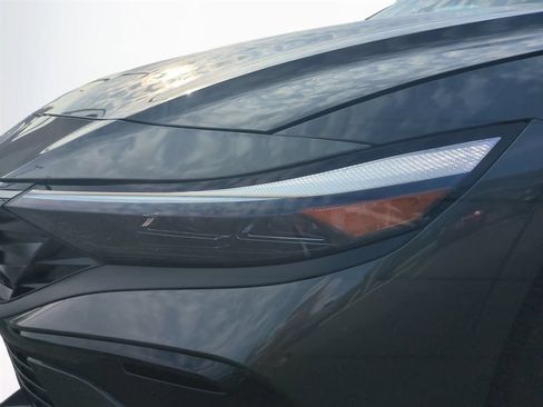 New 2026 Hyundai Elantra Limited FWD image 10