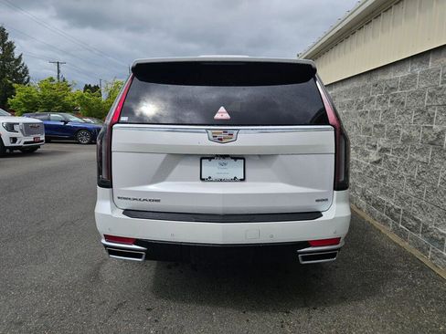 Certified 2023 Cadillac Escalade ESV Premium Luxury AWD/4WD image 5