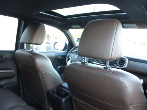 Used 2023 Toyota Tacoma Limited image 23