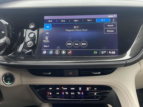 Used 2021 Buick Envision Preferred image 9