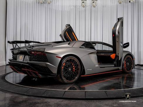 Used 2019 Lamborghini Aventador S AWD/4WD image 31
