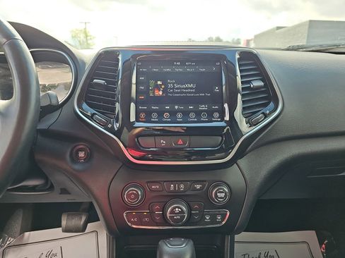 Used 2019 Jeep Cherokee Limited AWD/4WD image 21